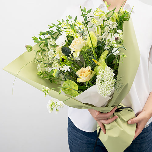 フローリストお任せ季節の花束 花びらメッセージ