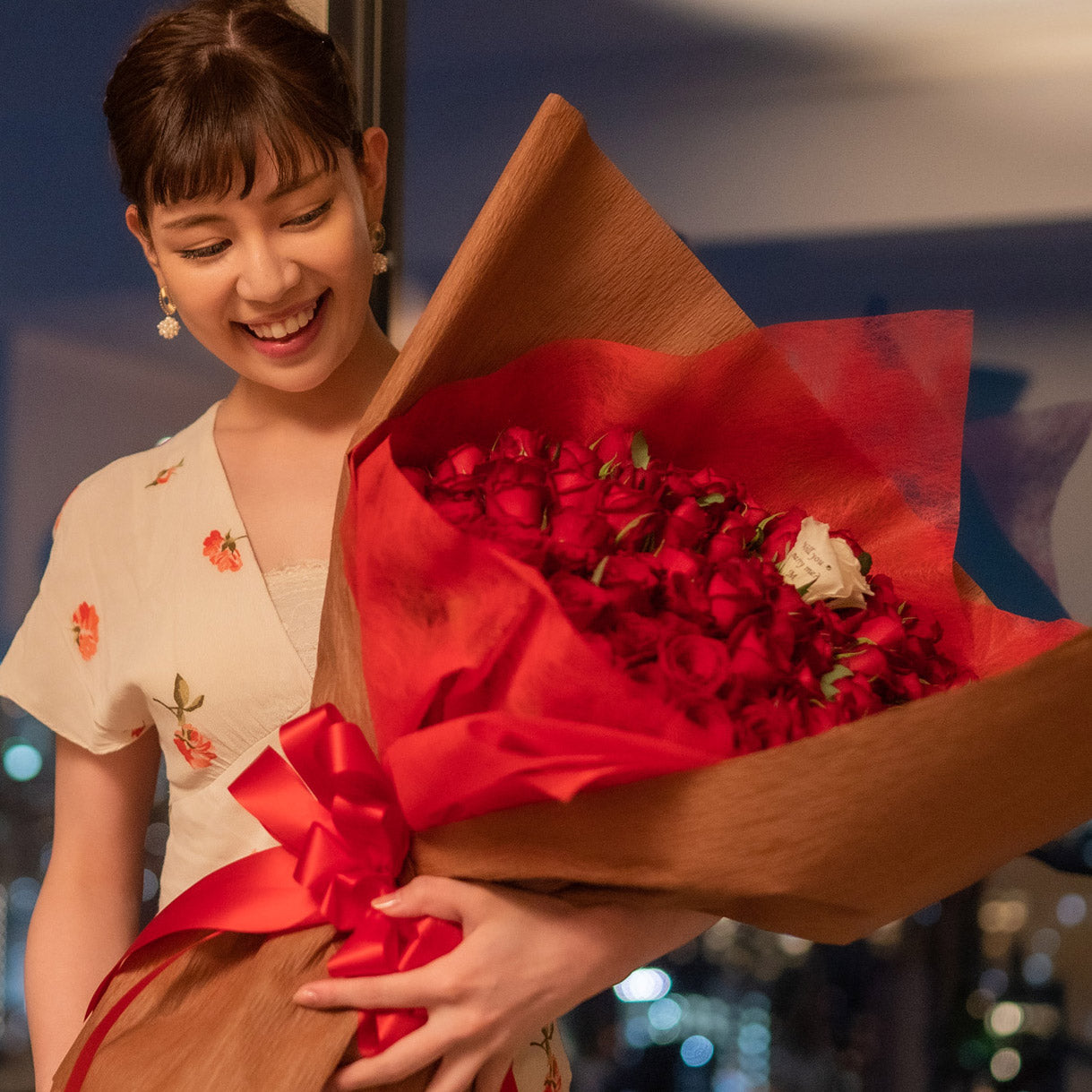 生花バラの花束 プロポーズの定番 花びらメッセージ_108本