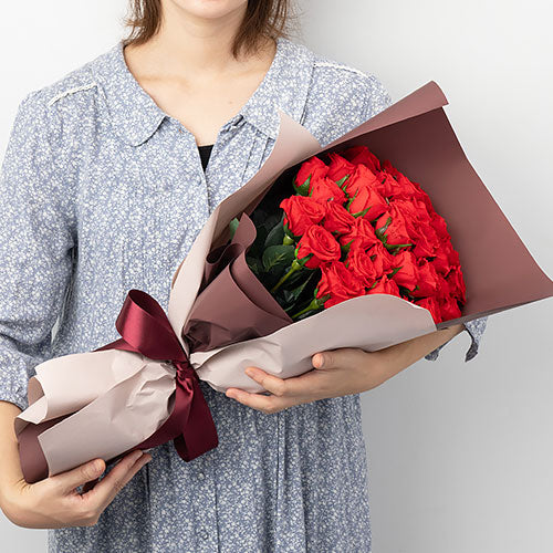 花びらメッセージ 赤バラ33本の花束 プリザーブドフラワー -生まれ変わっても愛するの意味を込めた プロポーズ用