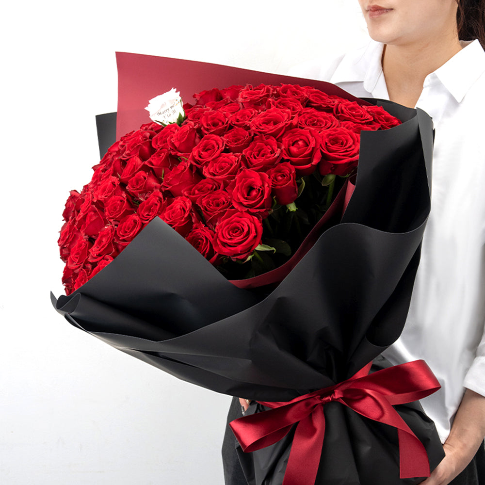 本数が選べる生花バラの花束 花びらメッセージ