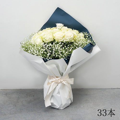 生花かすみ草と白バラの花束 プロポーズの定番 花びらメッセージ