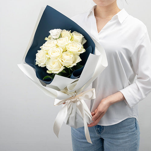 生花白バラの花束 プロポーズの定番 花びらメッセージ