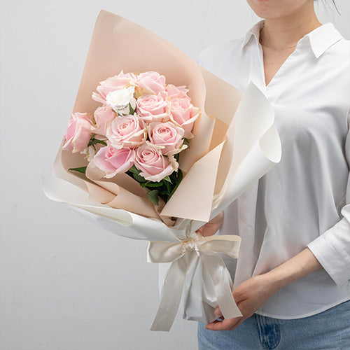生花ピンクのバラの花束 プロポーズの定番 花びらメッセージ