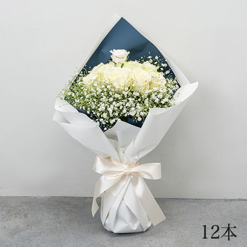 生花かすみ草と白バラの花束 プロポーズの定番 花びらメッセージ