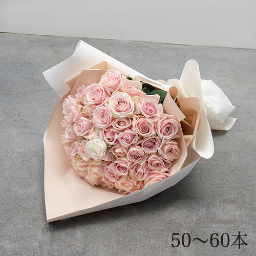 生花ピンクのバラの花束 プロポーズの定番 花びらメッセージ