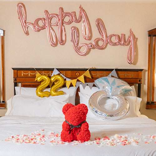 ホテルでプロポーズ 幸せを呼ぶローズテディベア+フラッグ装飾セット