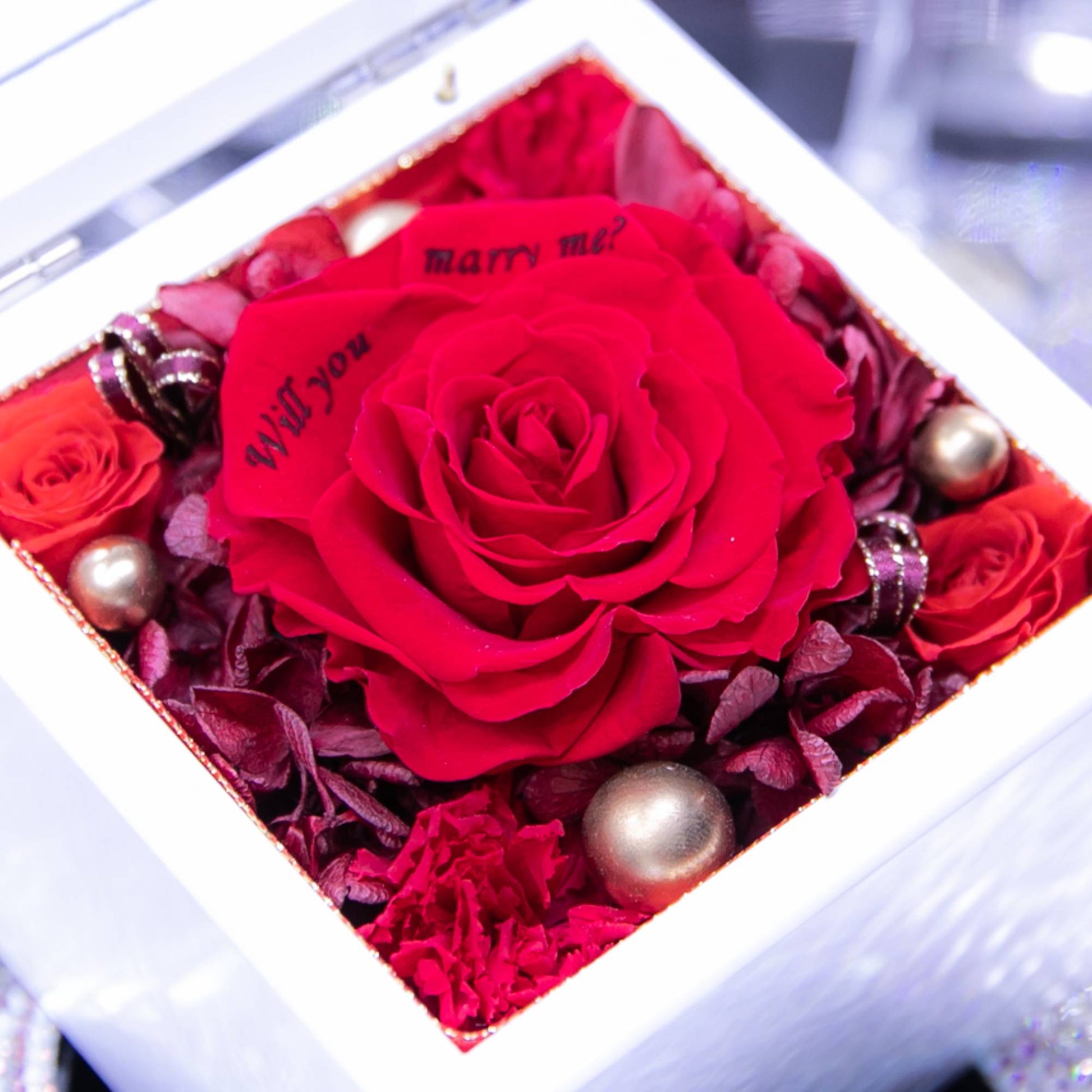 高級ホワイトオルゴールBOX お花イッパイ!プリザーブドフラワー_レッド