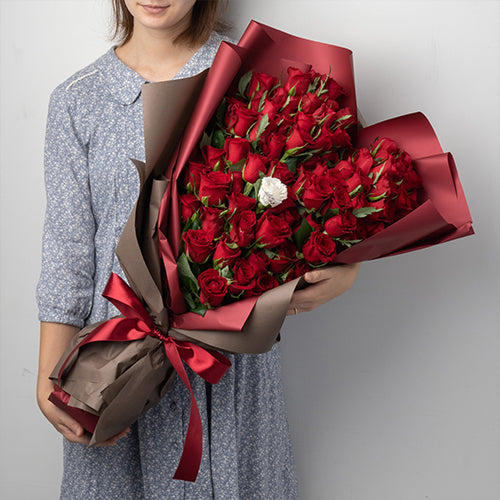 生花赤バラのハート型花束 花びらメッセージ プロポーズ用