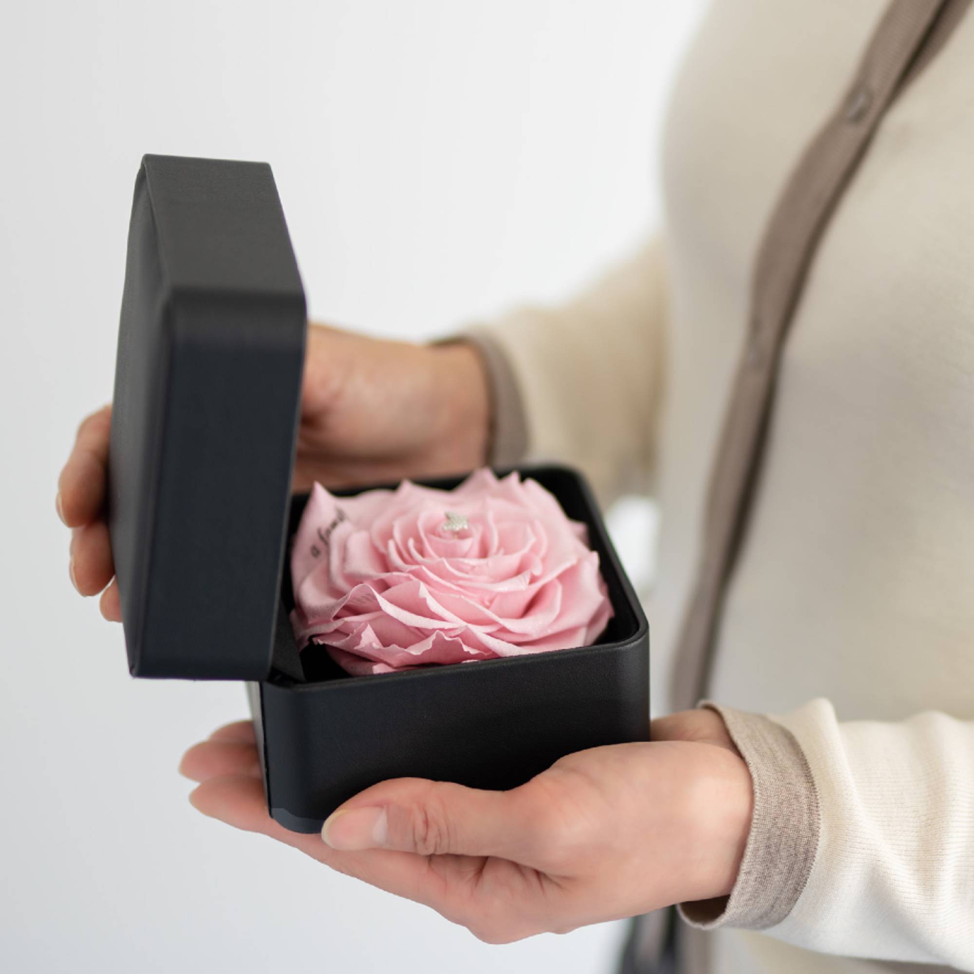 ダイヤモンド プロポーズフラワーBOX (婚約指輪リメイクサービス付き